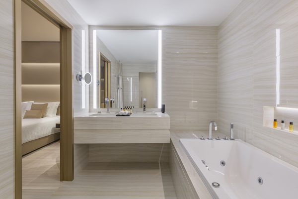 PENTHOUSE-SUITE-Bathroom-3